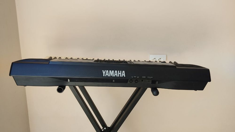 Синтезатори Yamaha PSR-330, E333 Клавішні інструменти Піаніно