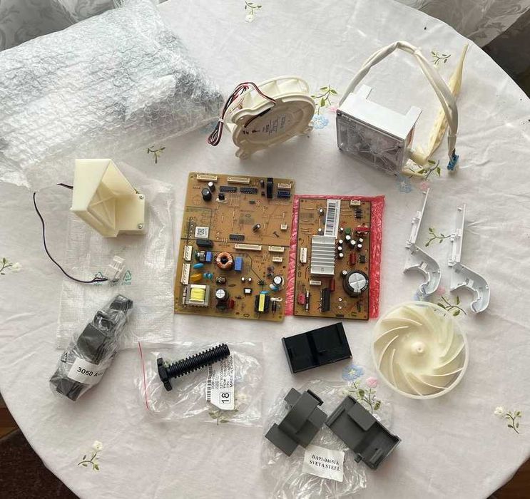 НОВІ Запчастини для холодильників Samsung — плати, обдуви, заслонки