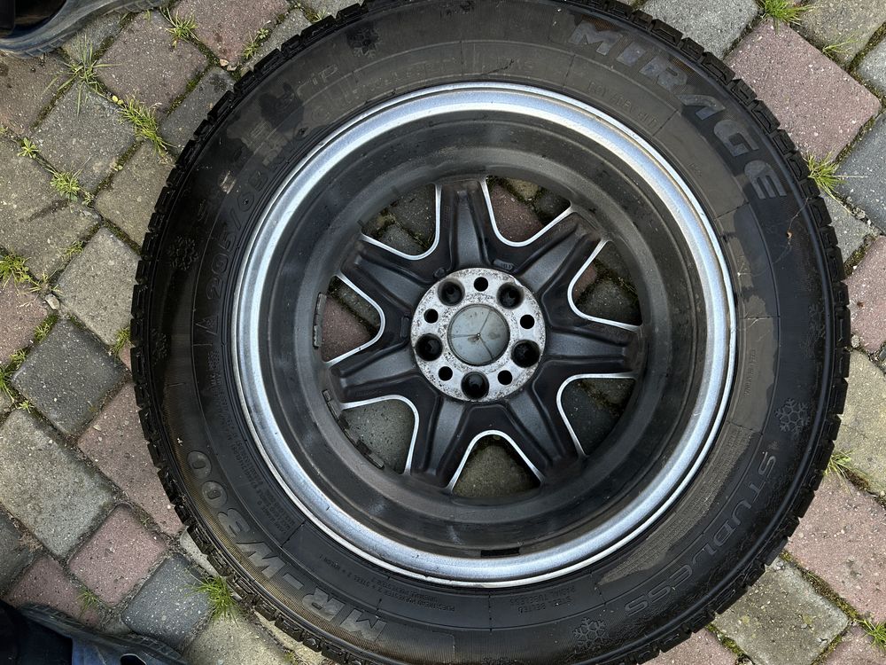 Продаються колеса від Віто115.Розмір205*65R16C2018рвипуску. Зима.