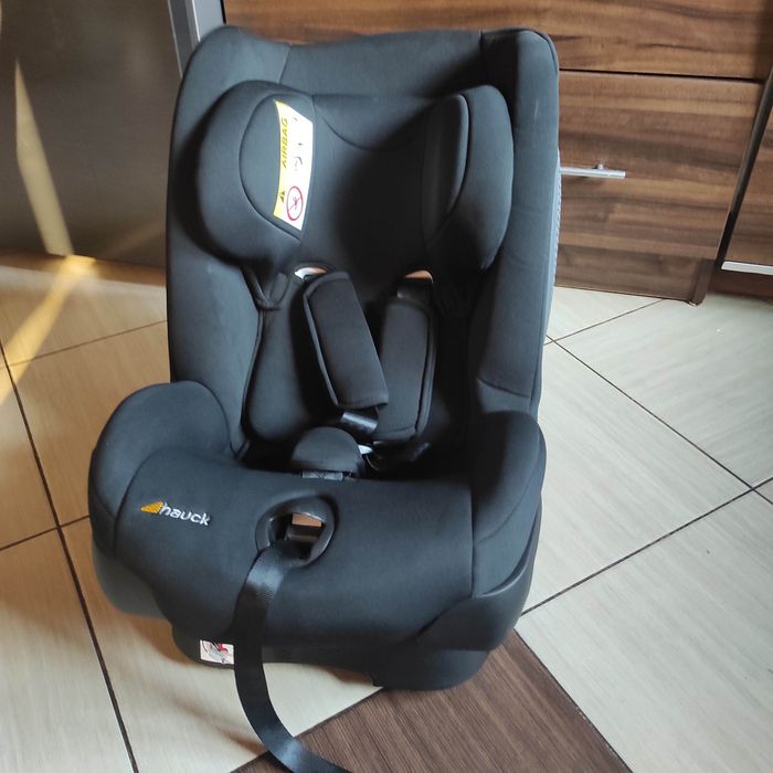 Fotelik samochodowy dla dzieci przedział wiekowy od 0-18 kg