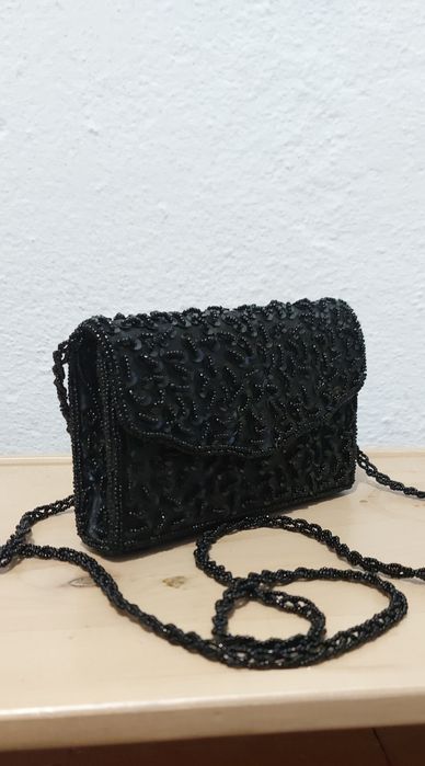 Сумочка через плече з бісером