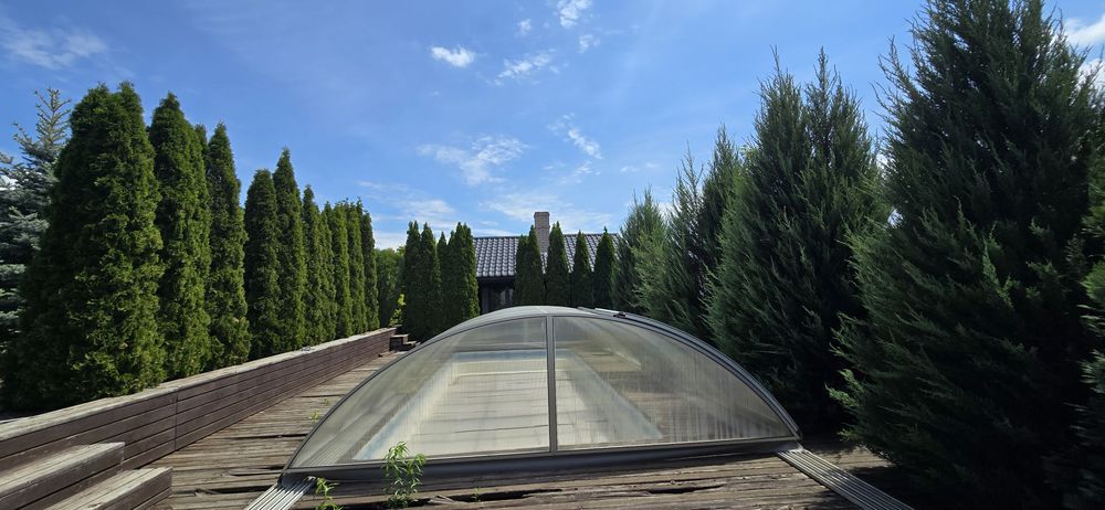 Будинок з басейном,  сауною, 15 соток землі