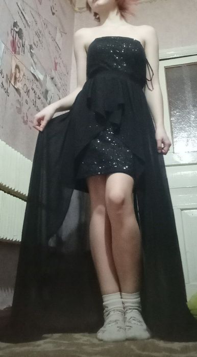 Сукня зі шлейфом