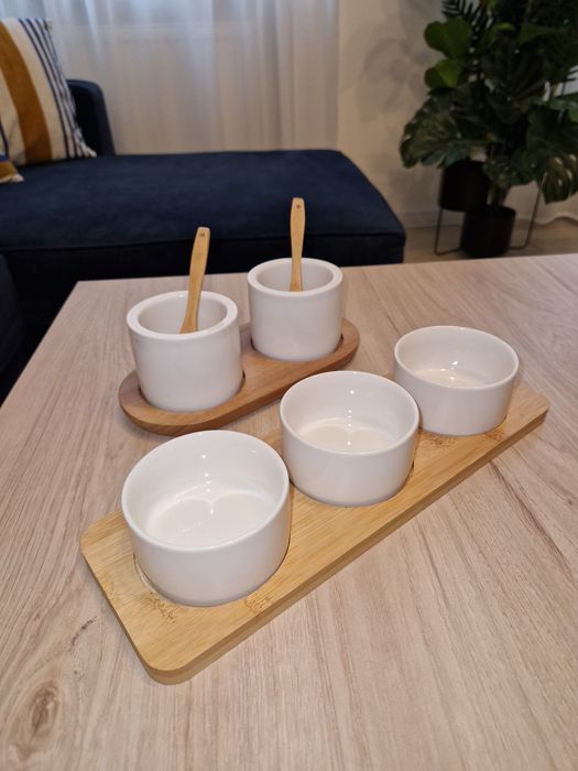 Zestaw taca z miseczkami do przystawek patera + home&you przyprawnik