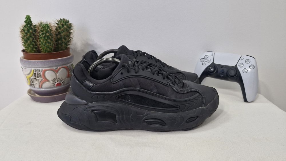 Кросівки Adidas Oznova.Розмір 42.5