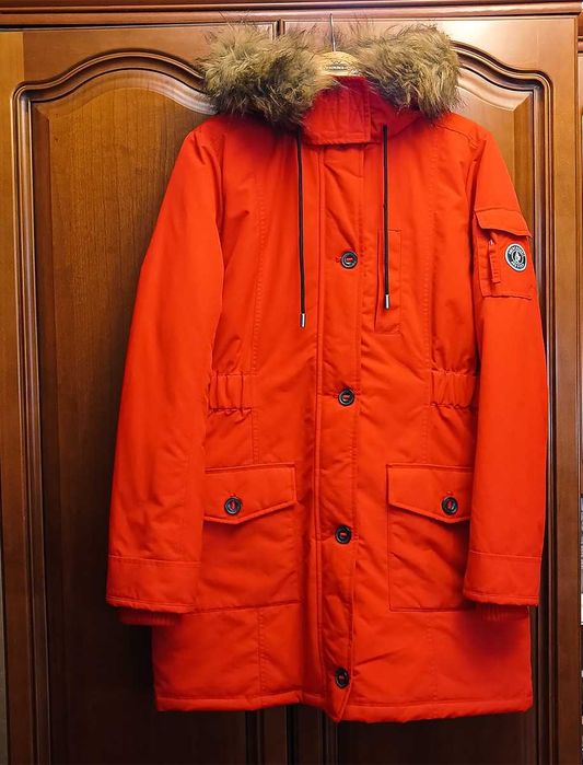 Зимняя куртка парка Abercrombie & Fitch — стиль, тепло и комфорт.