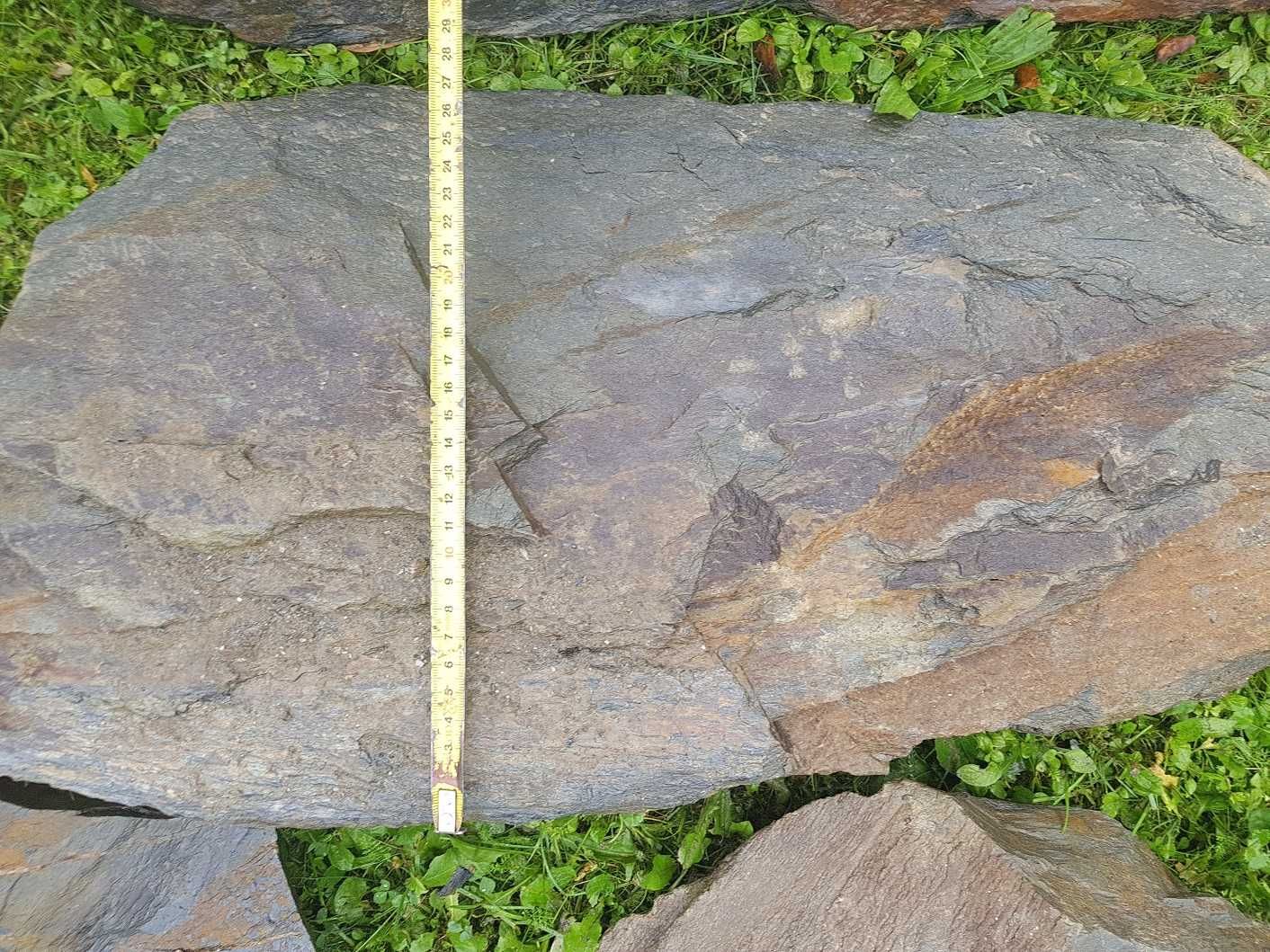 Łupek szarogłazowy księżycowy duże płyty kamień naturalny na kaskadę