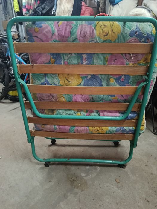 Ліжко-розкладушка з матрасом