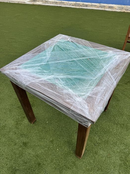 Mesa de madeira jogo com 2 cadeiras