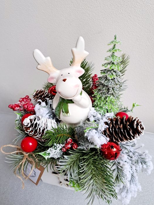 Dekoracja świąteczna stroik ozdoba kompozycja z reniferem