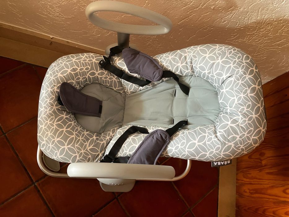 Cadeira baloiço  beabá quase nao usada