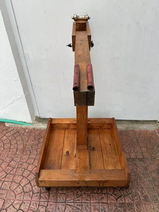 Cavalete suporte de bicicleta para fazer manutençao