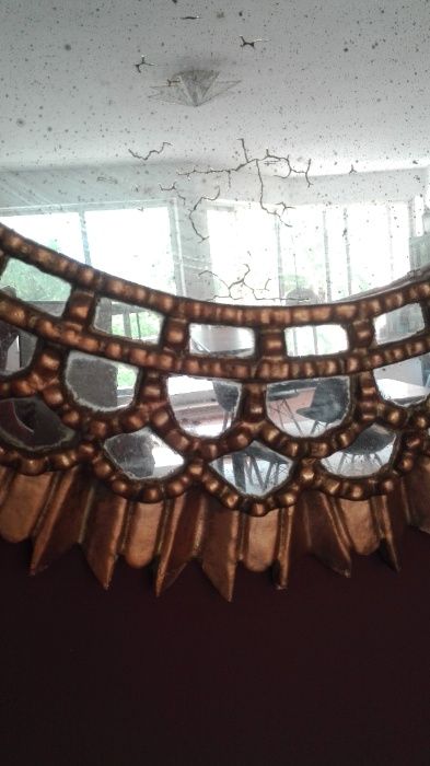 Espelho dourado, madeira exótica