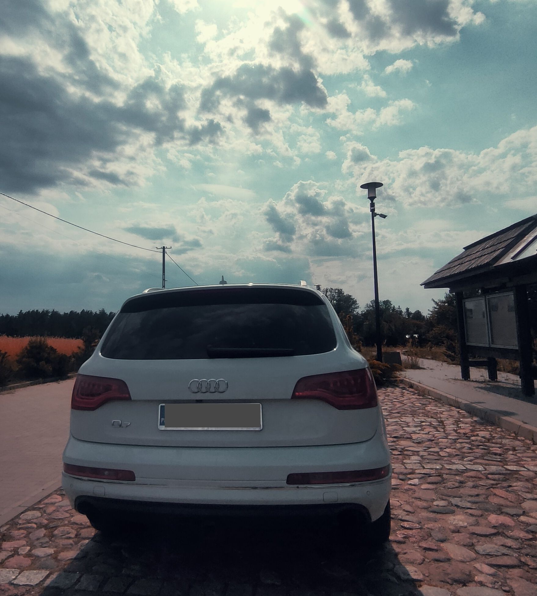 Samochód Audi Q7 Unikalne Białe Terenowe SUWi