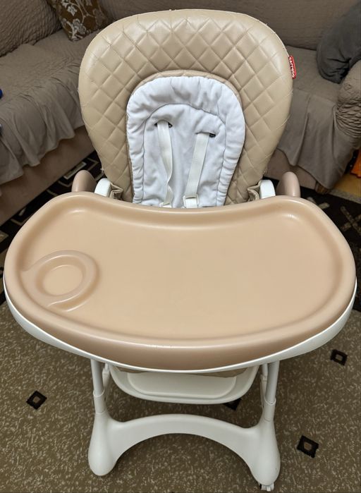 Стілець CARRELLO для годування Caramel