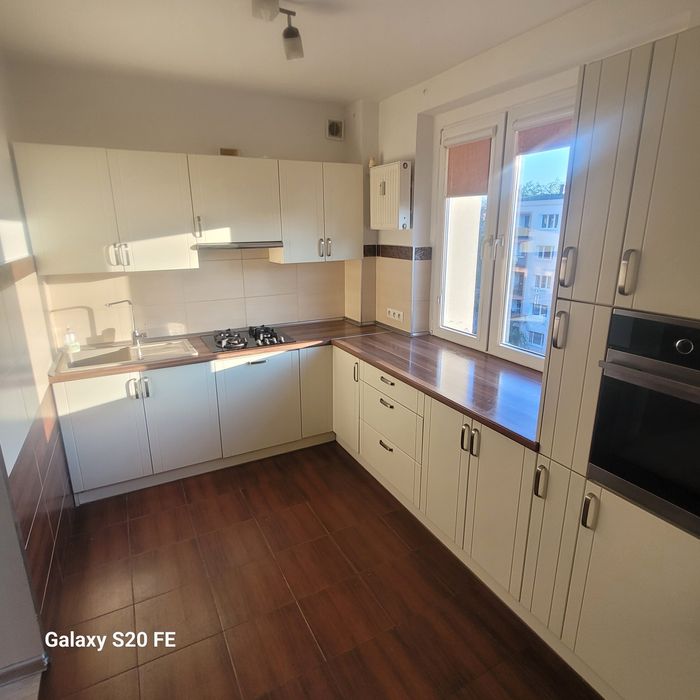 Wynajmę widne i przestronne mieszkanie 62 m2 w cichej okolicy