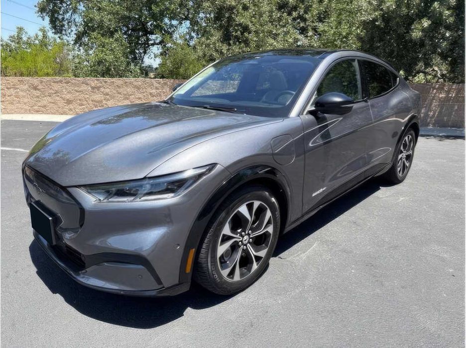 Ford Mustang Mach-E Premium      2021