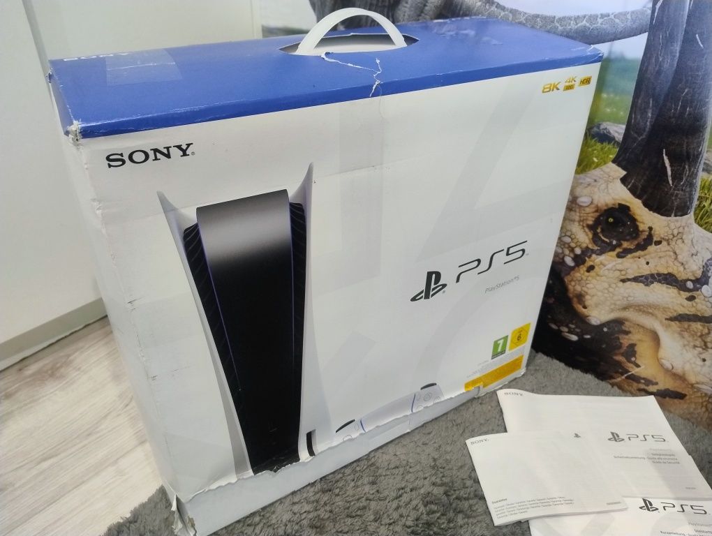 PlayStation 5 Disk Edition. Edycja z napędem. Polecam stan idealny.