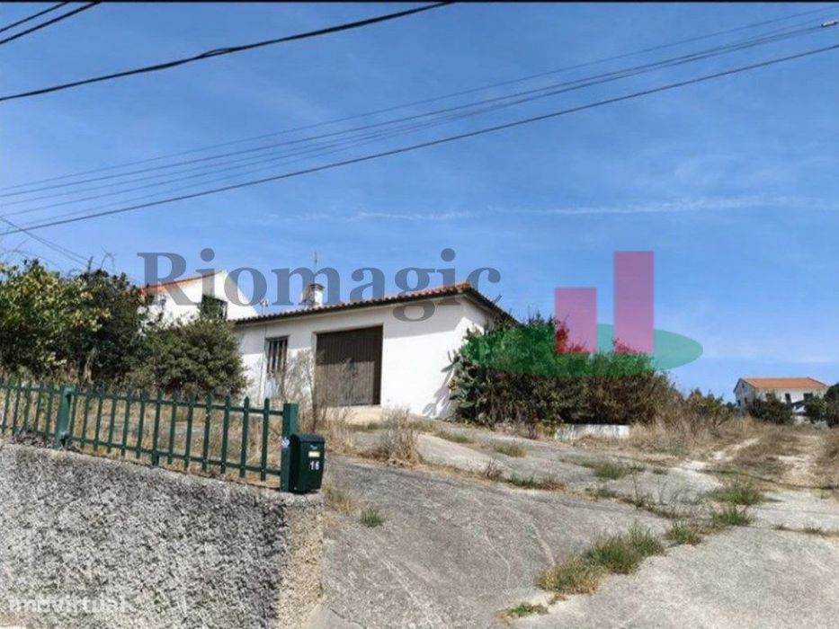 Moradia T3+ Terreno Salir de Matos ***RIOMAGIC***