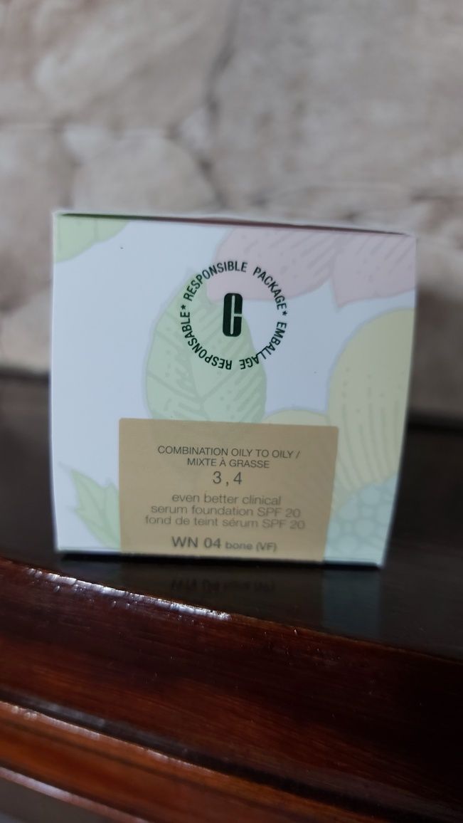 Podkład fluid do twarzy Clinique Even Better Clinical WN04 Bone