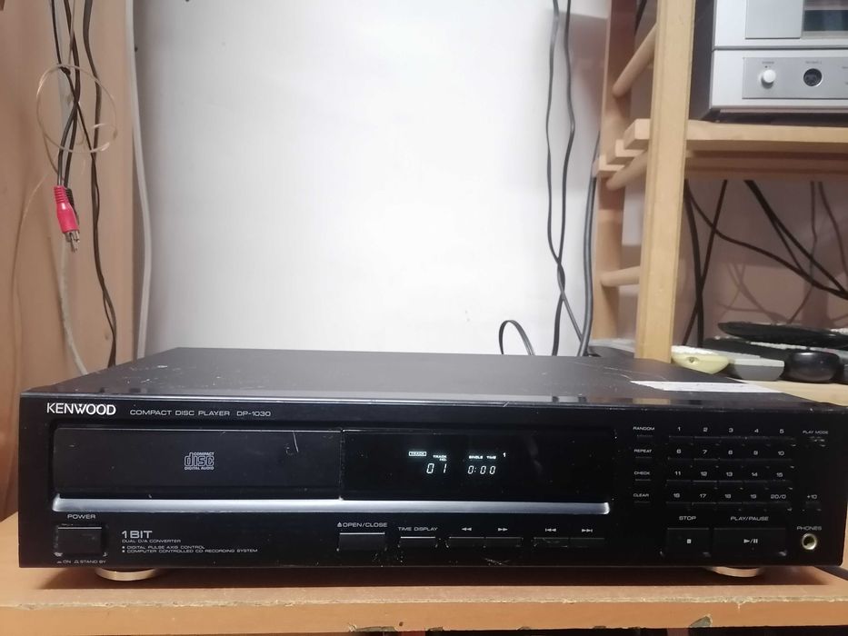 Odtwarzacz CD Kenwood DP 1030