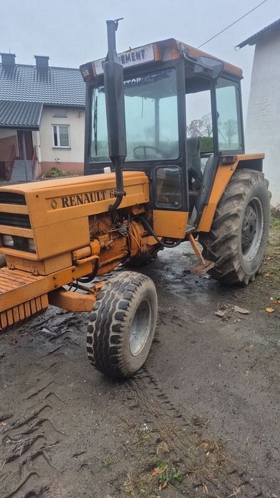 Ciągnik rolniczy Renault 652