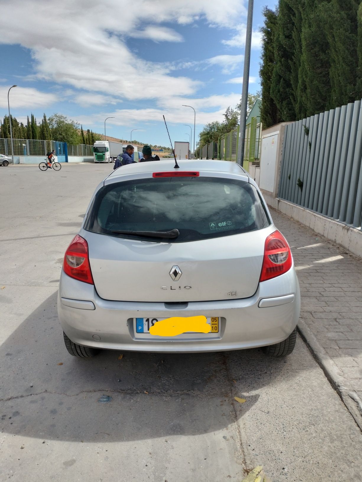 Clio 3 em bom estado de uso ,  sta funcionando muito bem