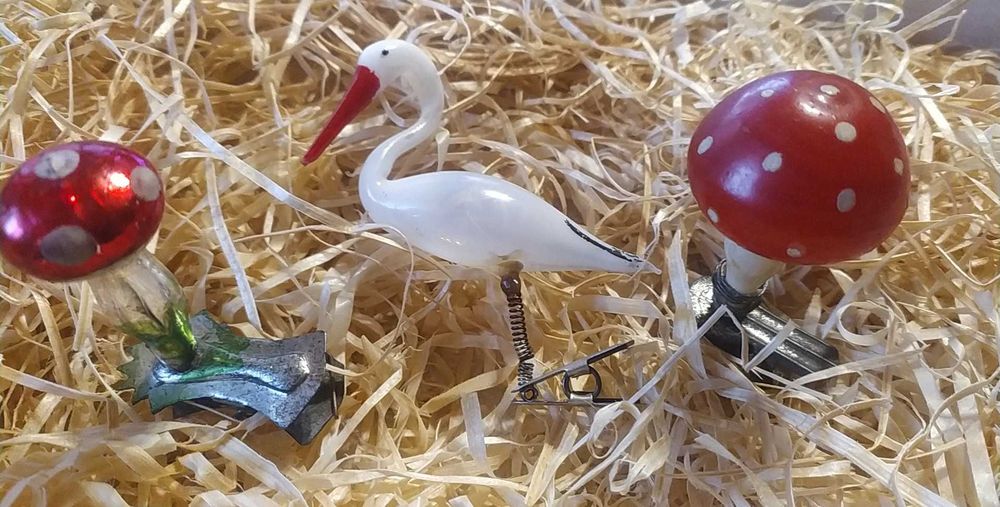 Stare, szklane ozdoby choinkowe na klipsach