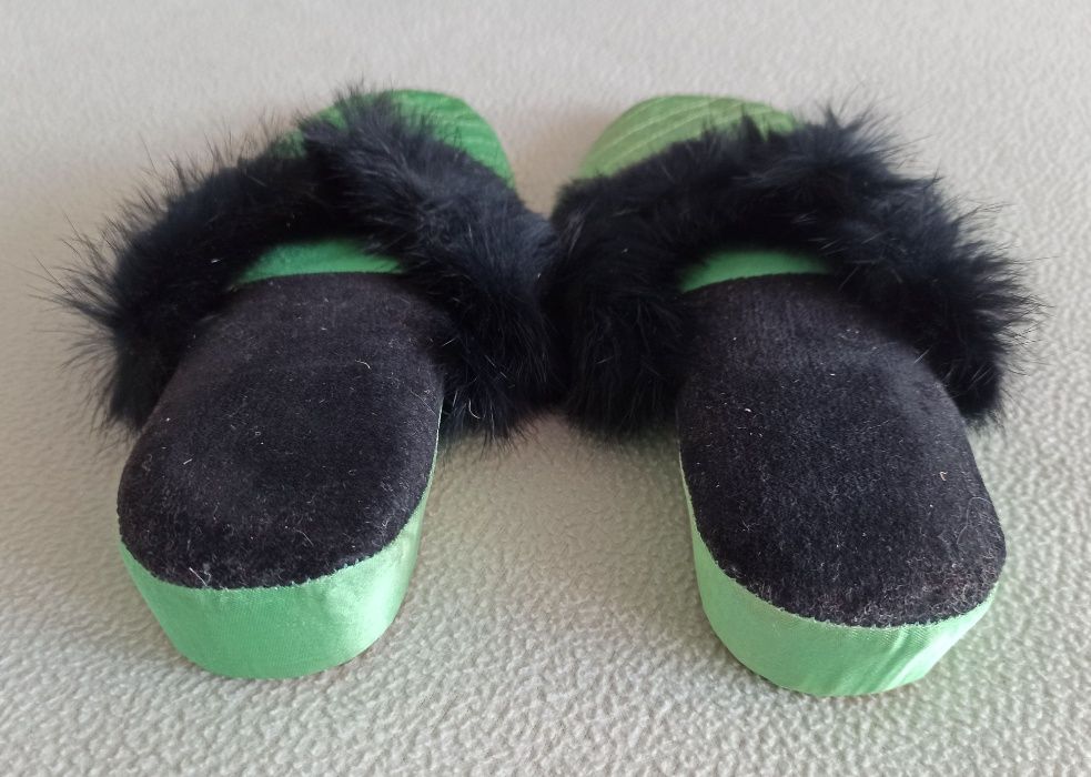 zielone damskie pantofle z futerkiem - rozmiar 35 wew. 22,5 cm NOWE