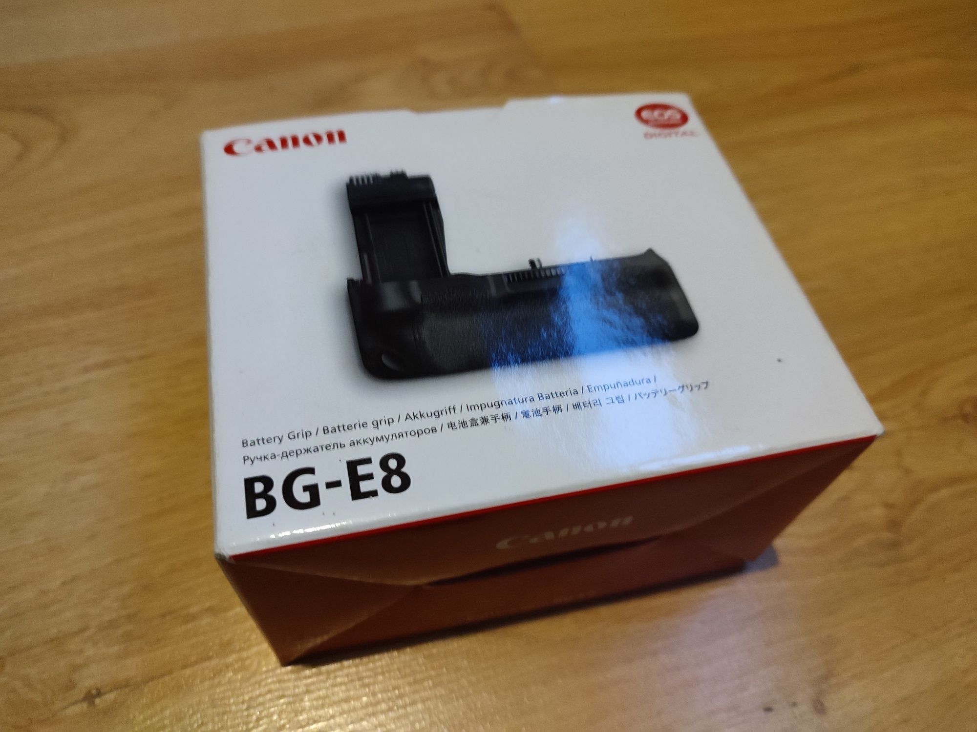 Батарейний блок Canon BG-E8