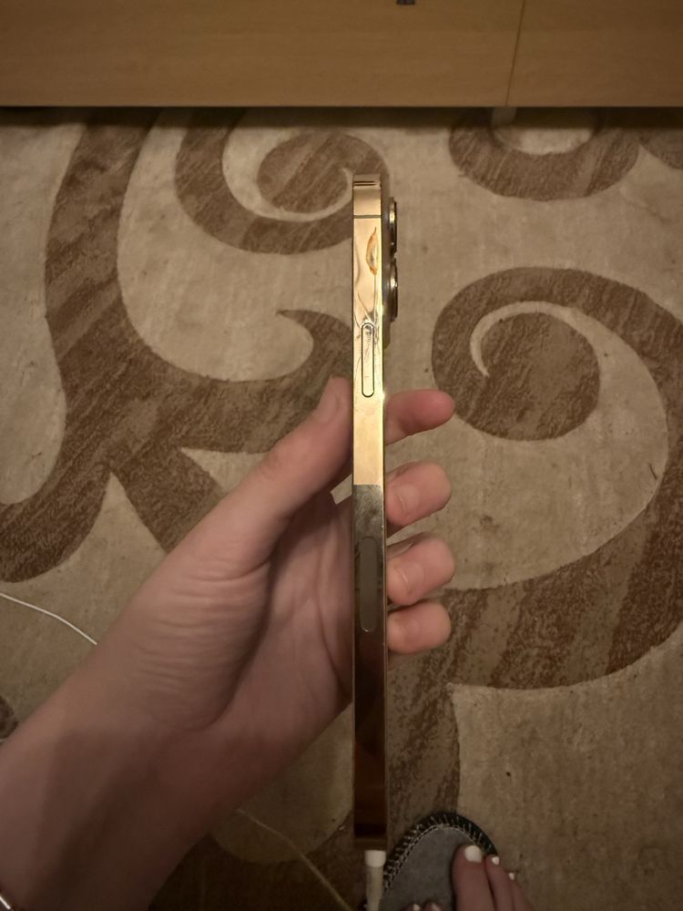 Продам iPhone 13 Pro Max 256 r-sim