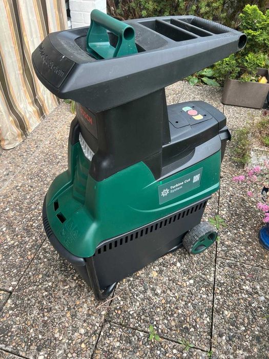 RĘBAK Rozdrabniacz DO GAŁĘZI 2500W 230kgh AXT25TC AXT 25 BOSCH-Wysyłka