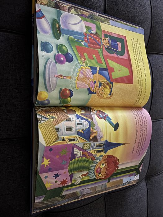 Livro contos de encantar. Como novo