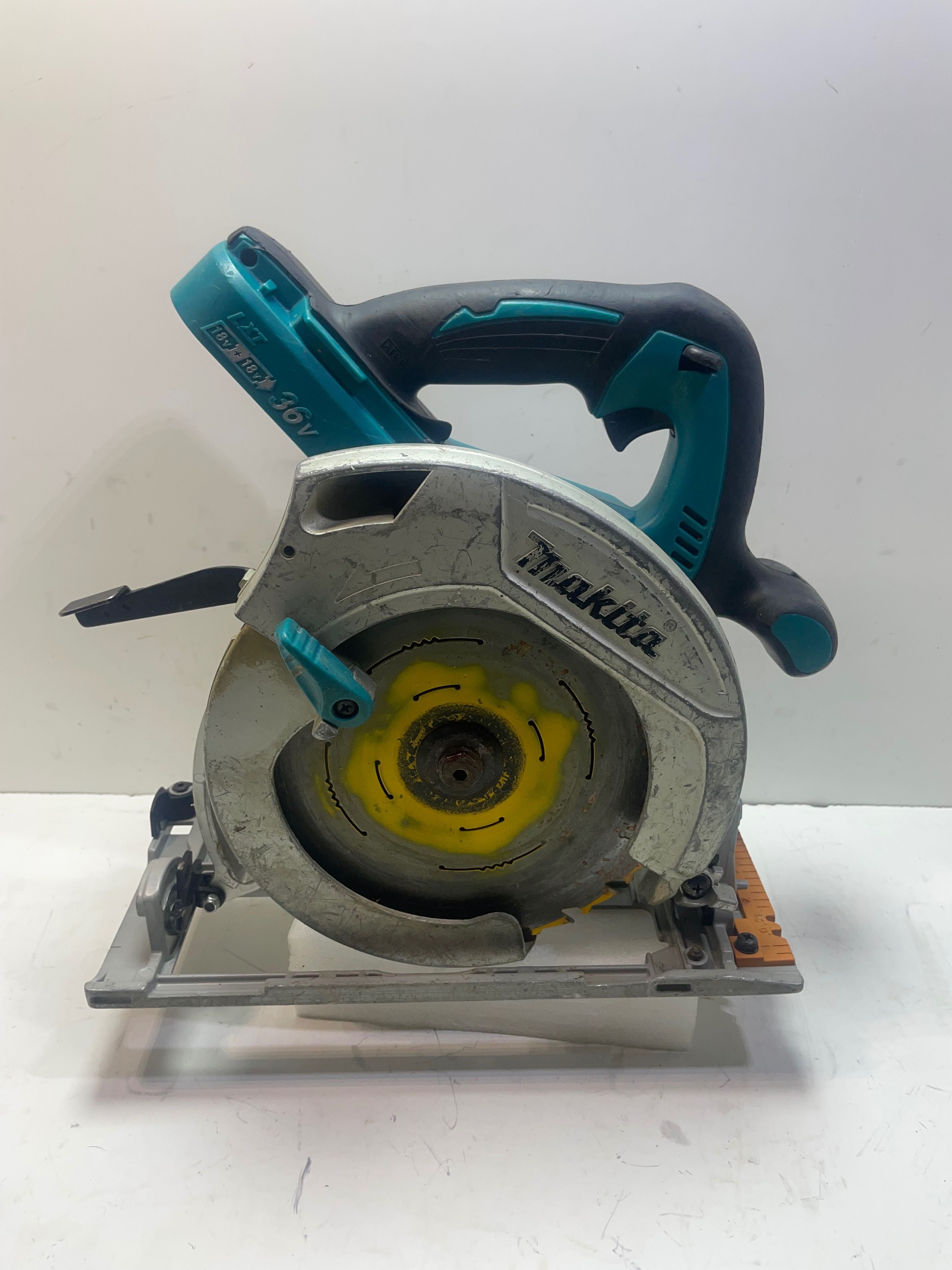 Makita DHS710/дискова пила по дереву макіта на два акб(36в)