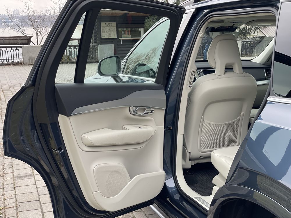 Volvo XC90  2018