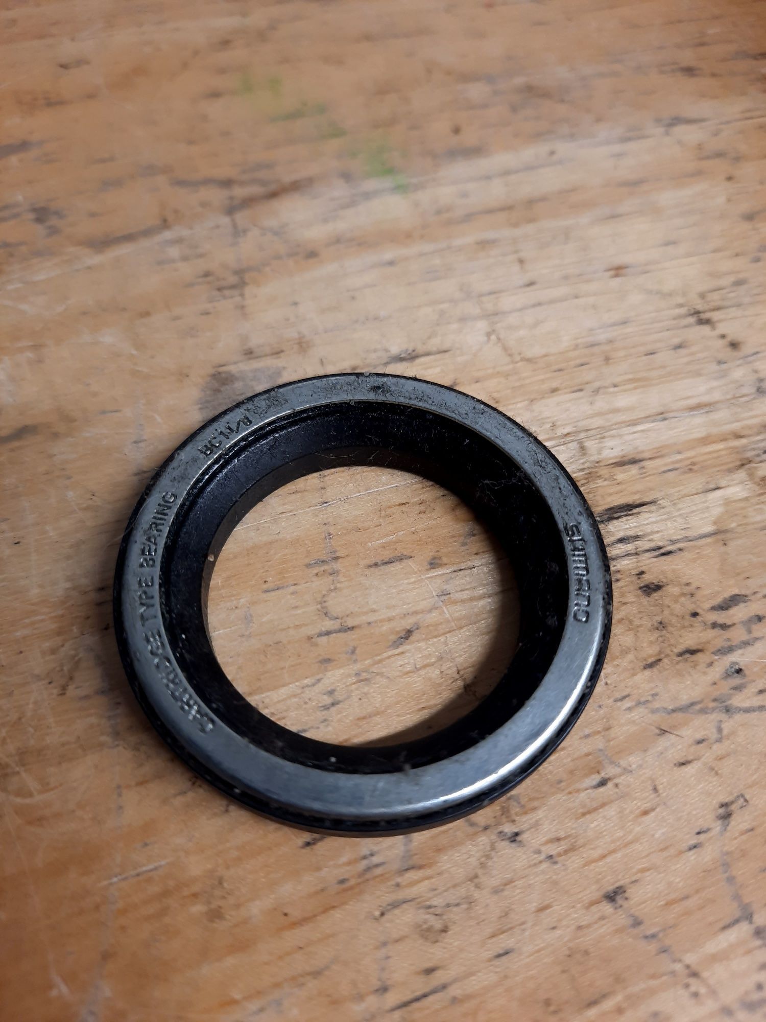 NOs nowe łożysko sterów shimano 1 1/8" cartridge bearing