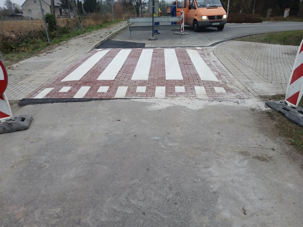 Układanie kostki brukowej kompleksowe usługi brukarskie pracę ziemne