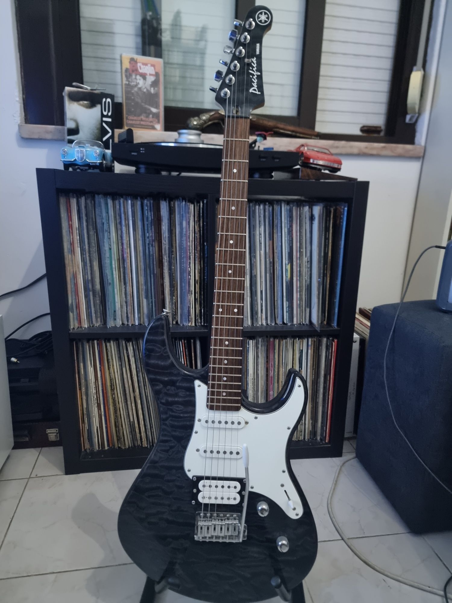 Yamaha Pacifica 212V QM TBL