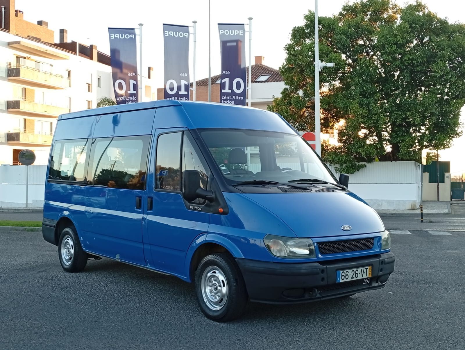 Ford 2.0 85 cv's ano 2002 9 lugares KMS 279.000