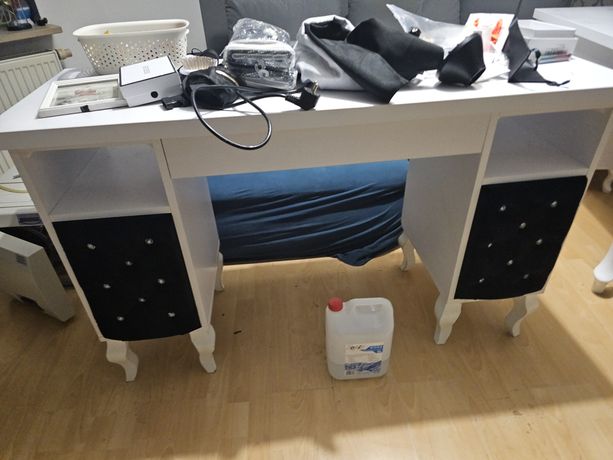 Biurko manicure z pochłaniaczem afinia