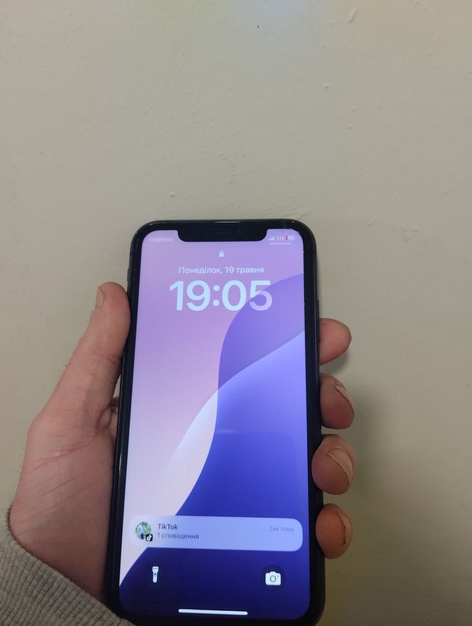 iPhone 11  4/64 black