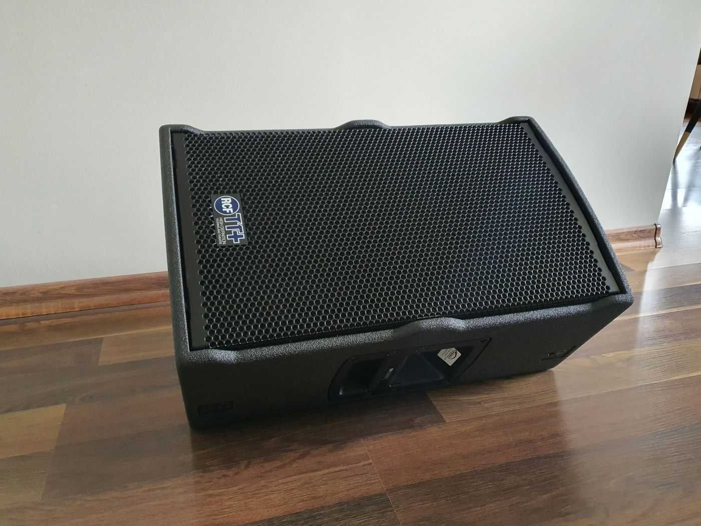 Kolumna aktywna, monitor RCF TT-22A