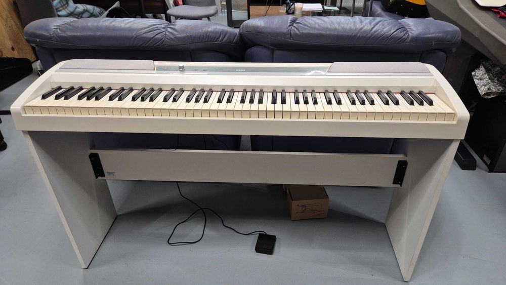 Korg SP-170S WH Цифрове піаніно