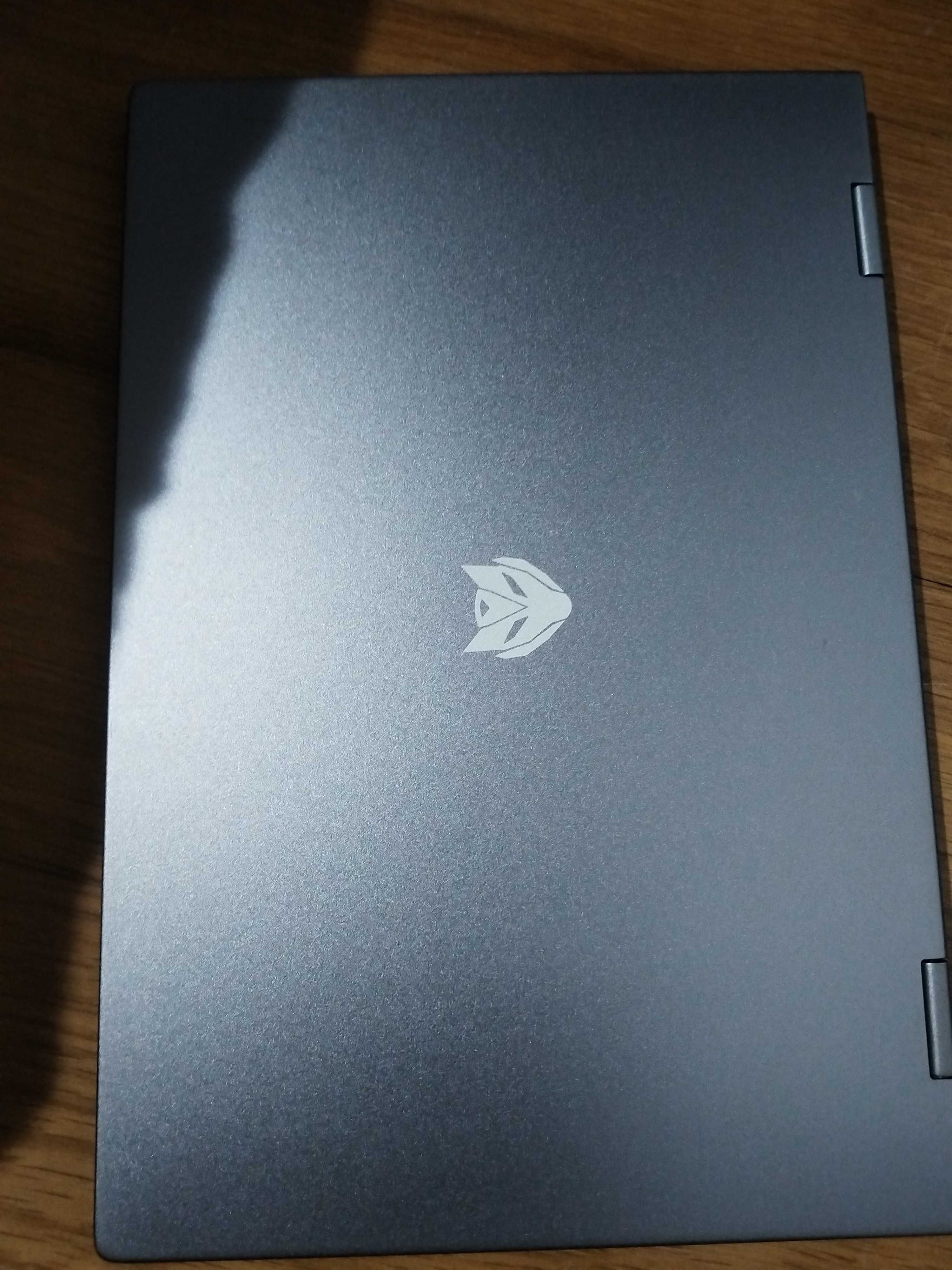 Portátil bmax Y13