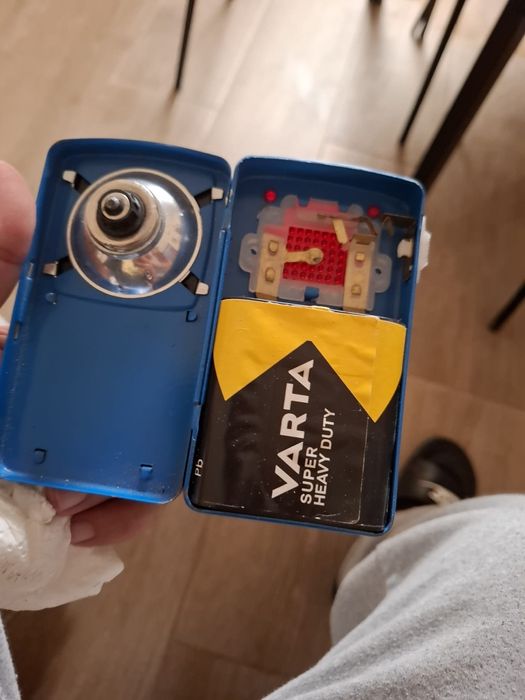 Lanterna anos 80 em perfeito estado