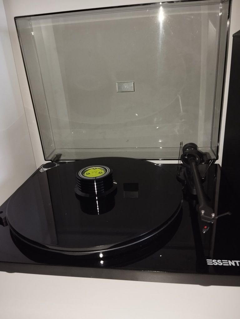 Gramofon Pro-Ject ESSENTIAL