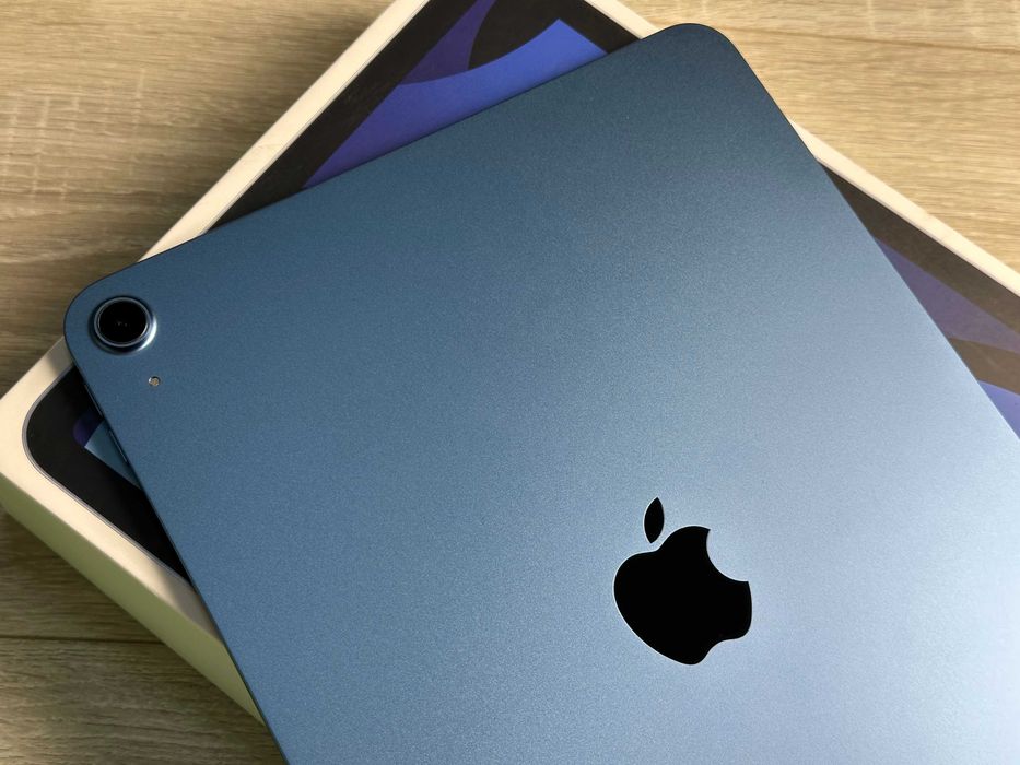 Планшет Apple iPad Air 5 10.9 M1 64GB Wi‑Fi Sky Blue 2022 A2588 100%