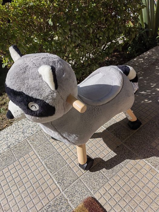 Guaxinim móvel para criança