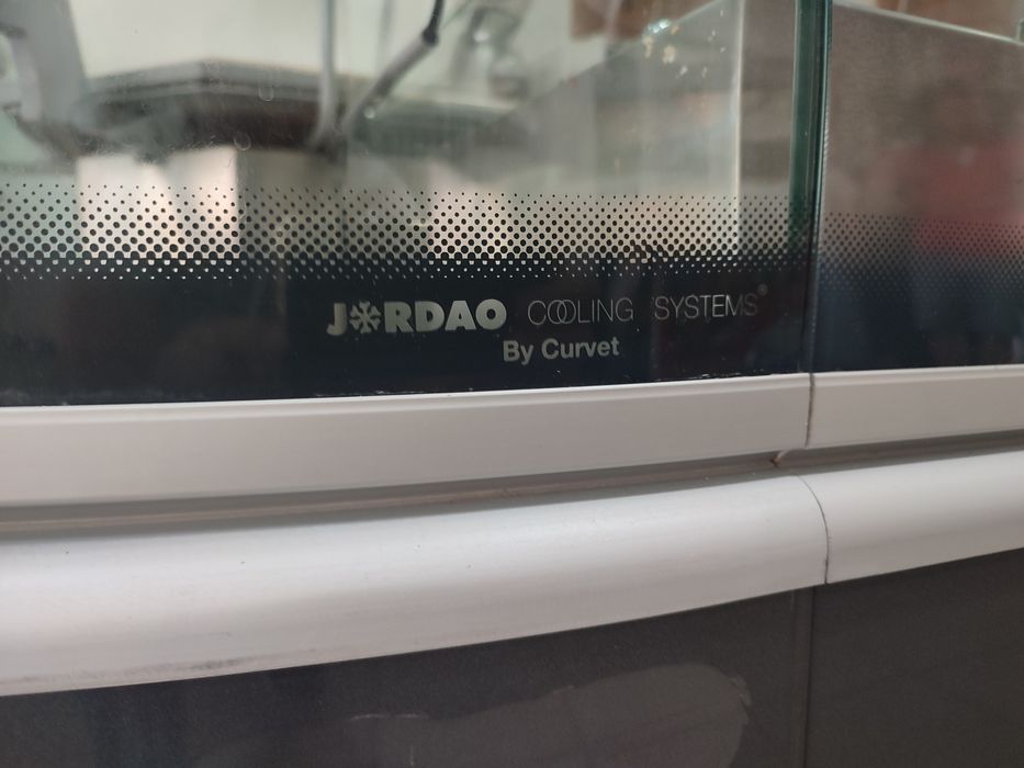 Recheio de pastelaria - vitrines + mobiliário