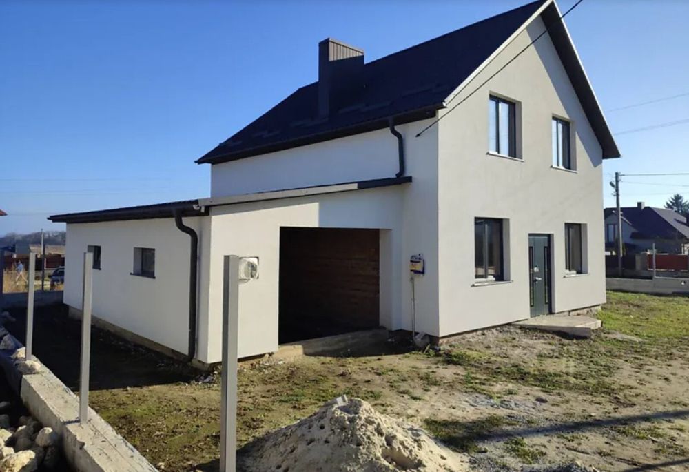 Продаж 2 поверхового будинку з ділянкою на 5 соток